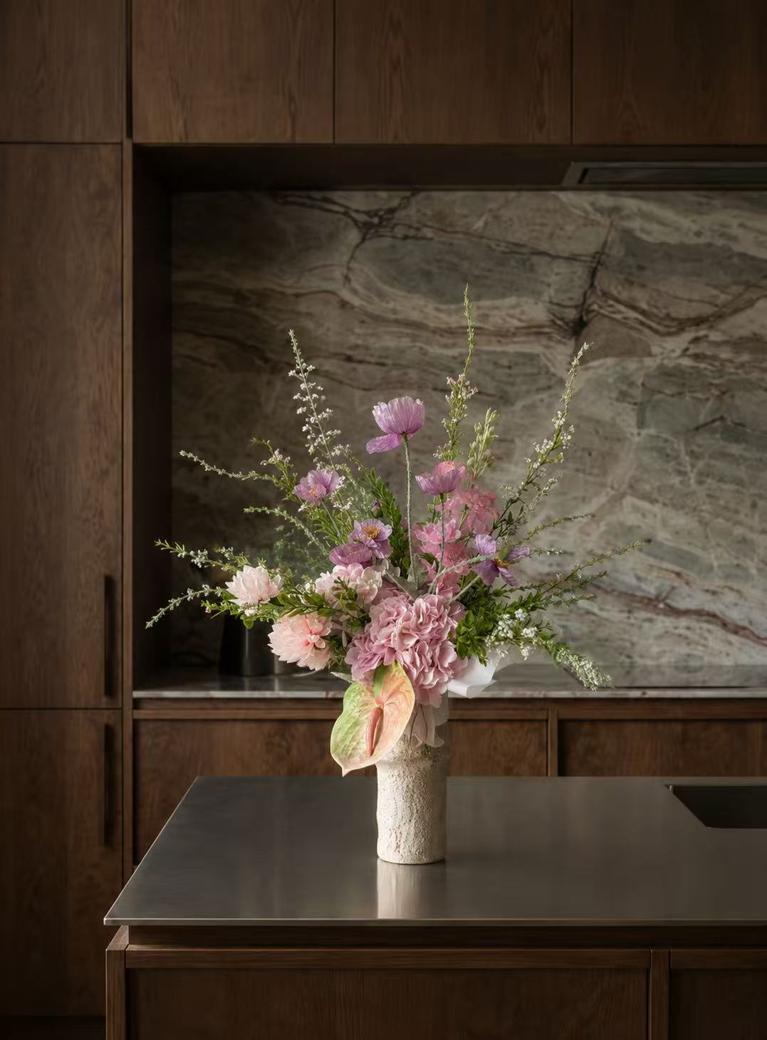 SylRab meadow vase arrangement