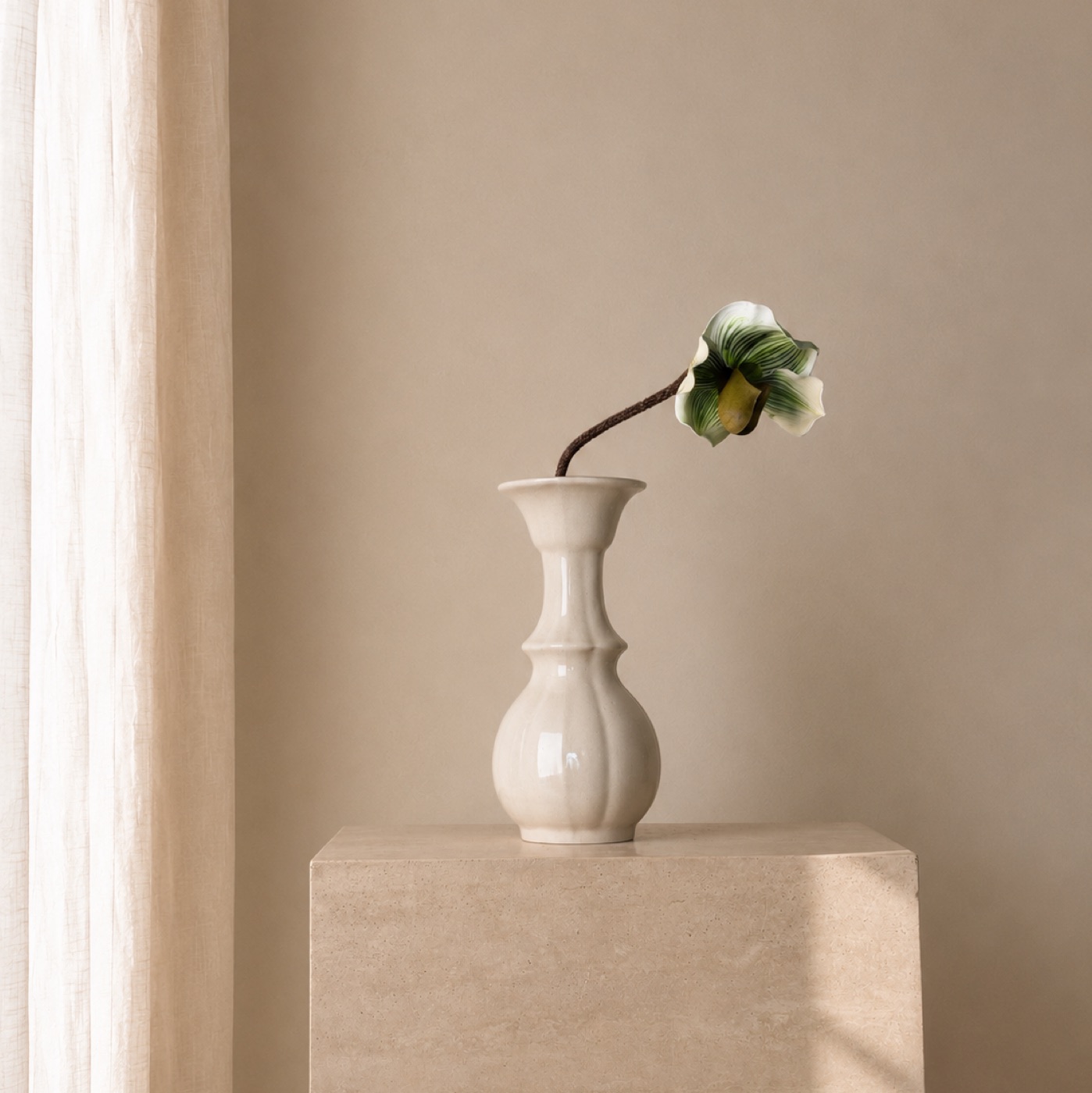 Seafoam Ranunculus Arc Vase