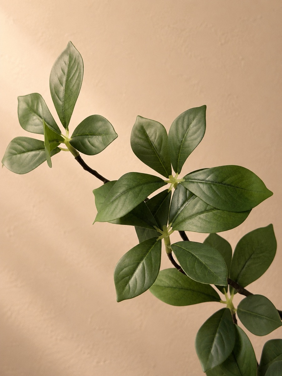 Faux Flat Gardenia Leaf Stem, Long (Green) — detail 2