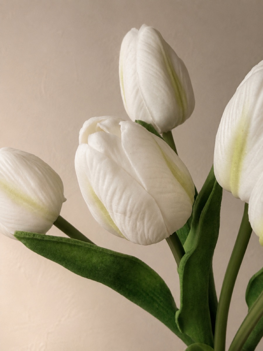 Real-Touch Bundled Tulip Stem (White) — detail 3