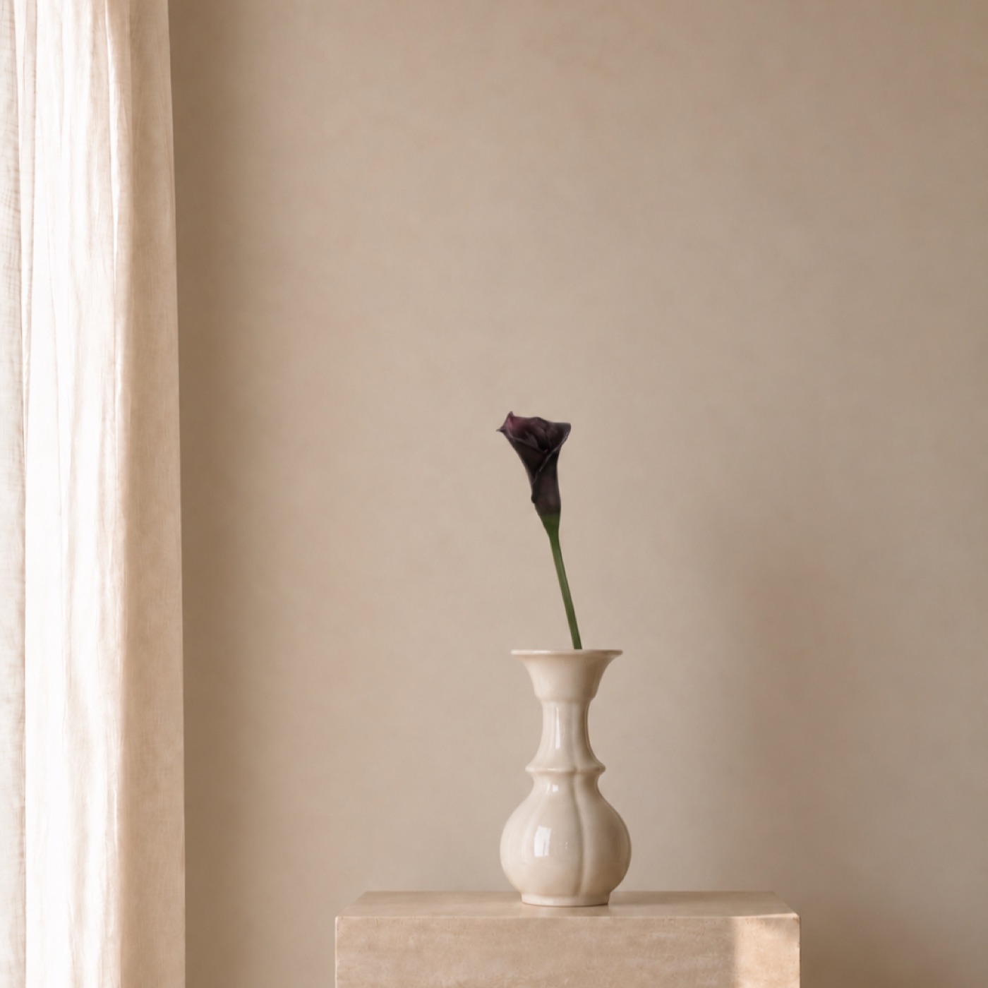 Real-Touch Calla Lily Stem (Midnight Black)
