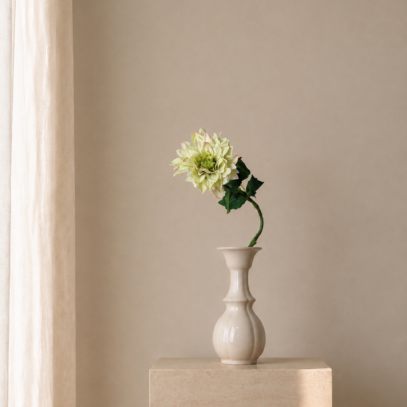 Lime Chrysanthemum Arc Vase