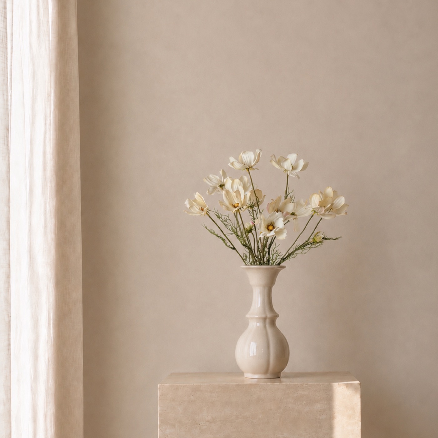 White Cosmos Atelier Vase